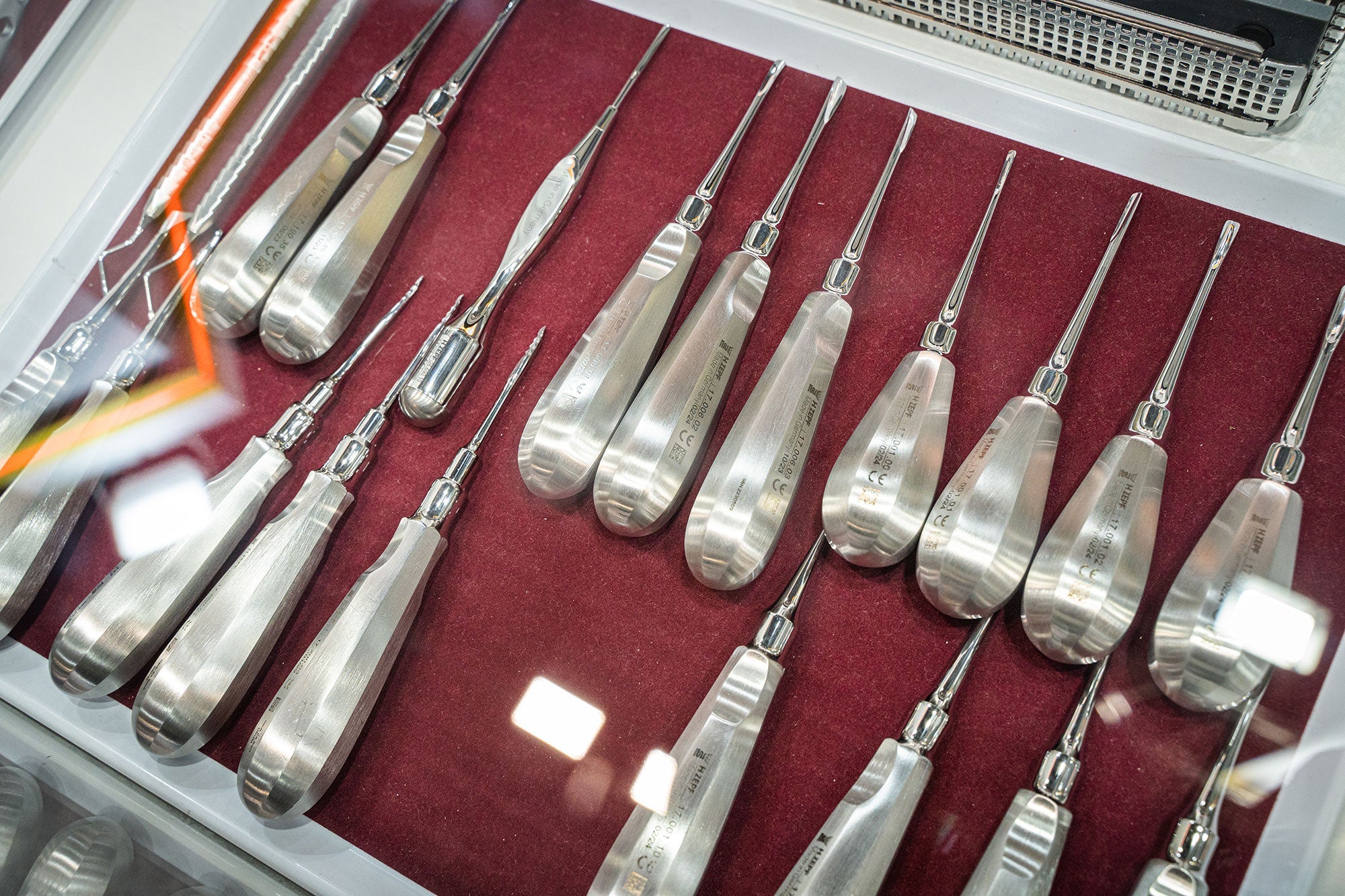 Guía completa para montar el instrumental básico de una clínica dental