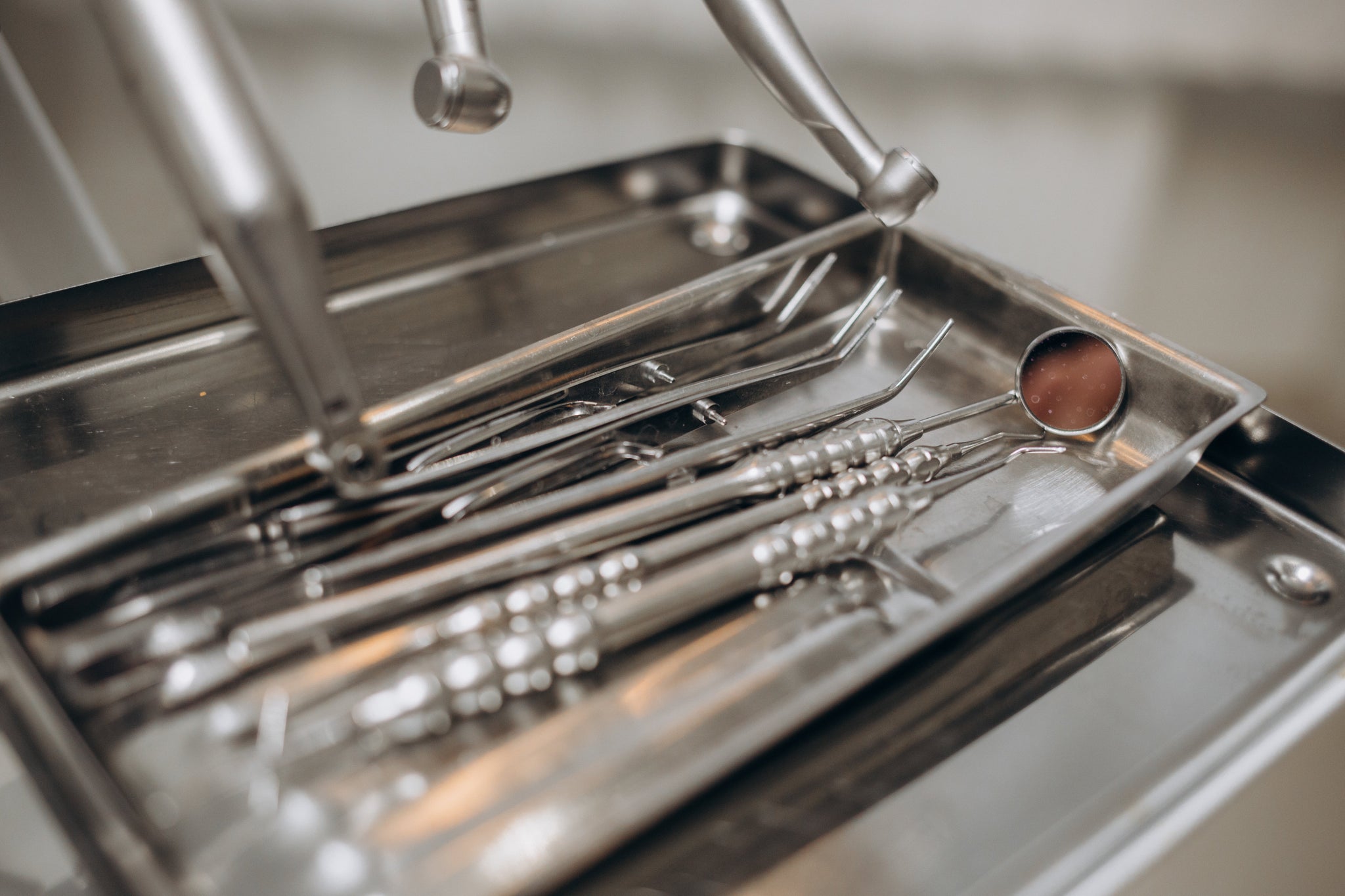 Cómo elegir el mejor instrumental dental para tu clínica en Madrid